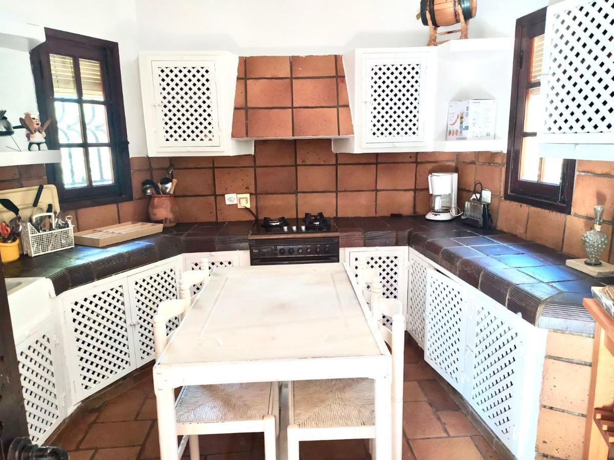 Holiday home Rural En La Mancha Con Jardin Y Piscina Privados